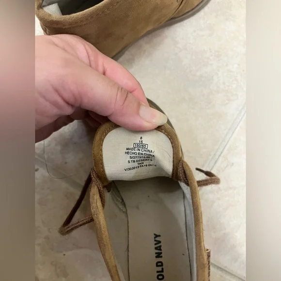 Old Navy Sueded Desert Boots For Toddler - Picture 10 of 10